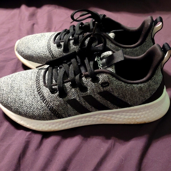 Adidas size 7.5 women's. - Picture 2 of 8